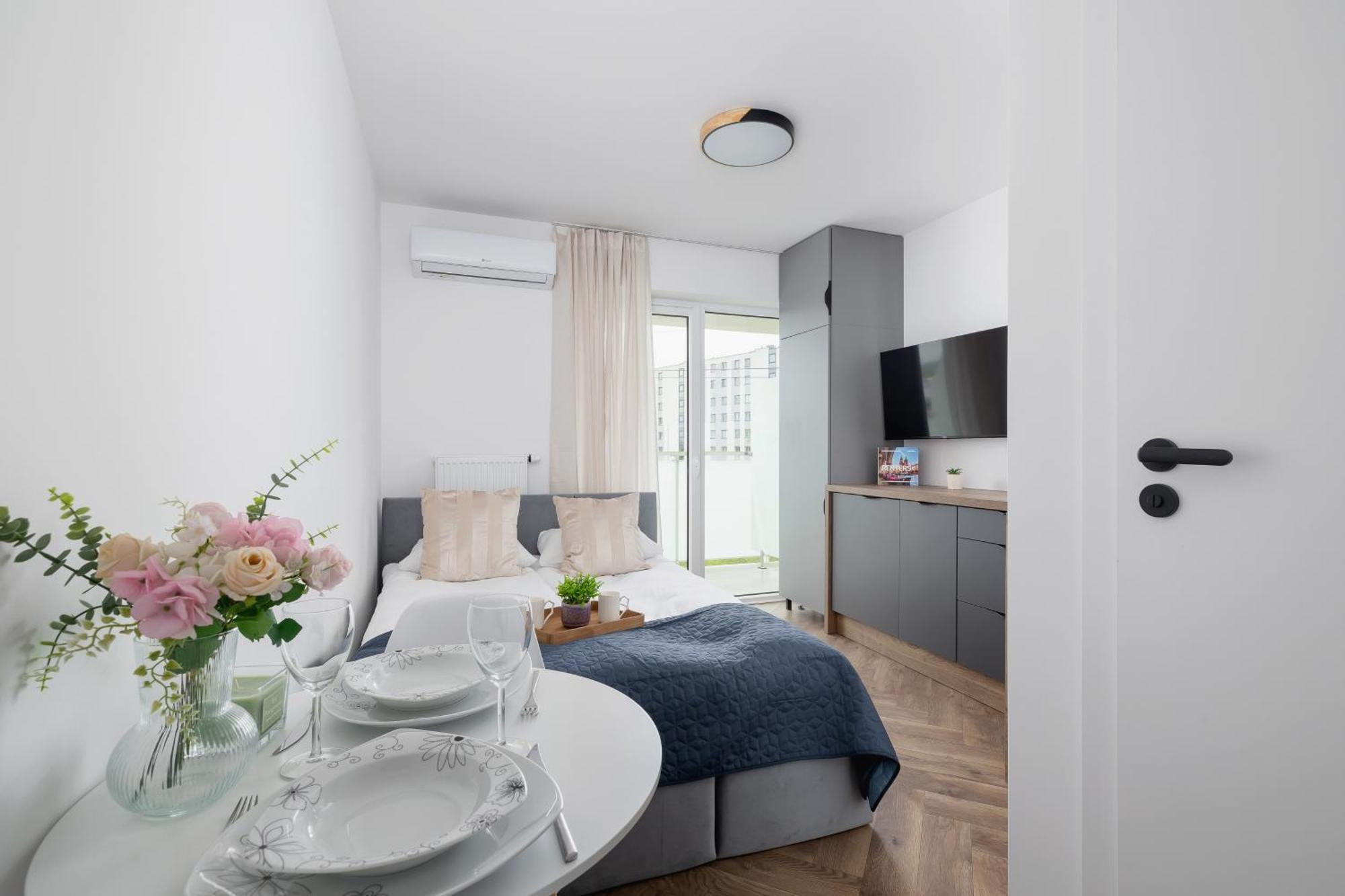 Apartment Stylish Klemensiewicza In Cracow By Renters Krakow