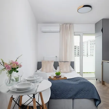 Stylish Klemensiewicza Studios In Cracow By Noclegi Renters Krakow Exterior photo