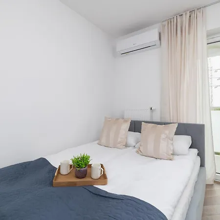 Stylish Klemensiewicza Studios In Cracow By Noclegi Renters Krakow Exterior photo